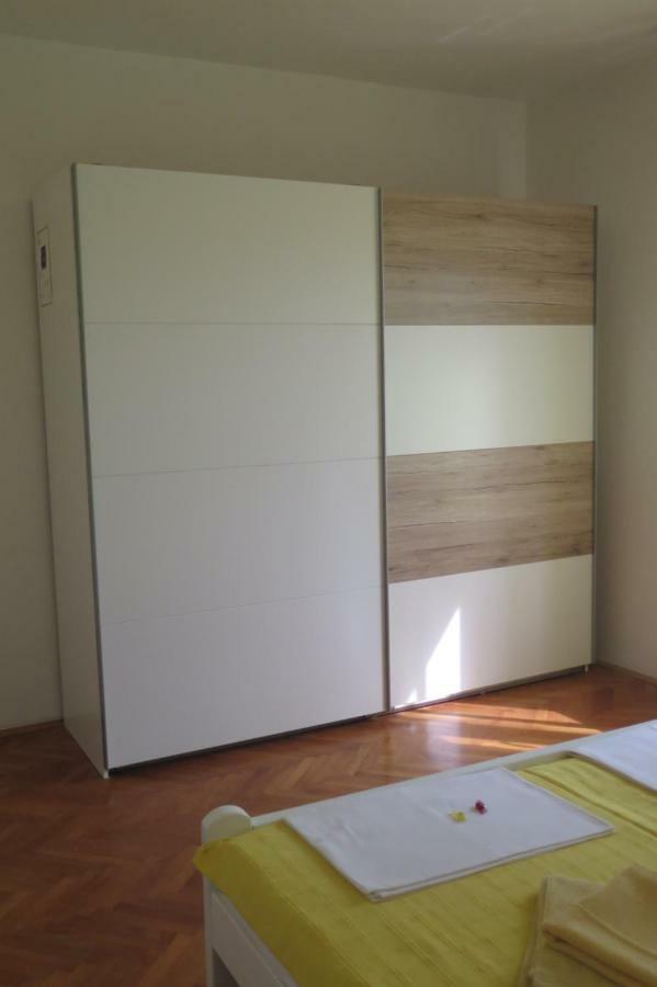 Lumbrela Apartments Starigrad Paklenica Exteriér fotografie