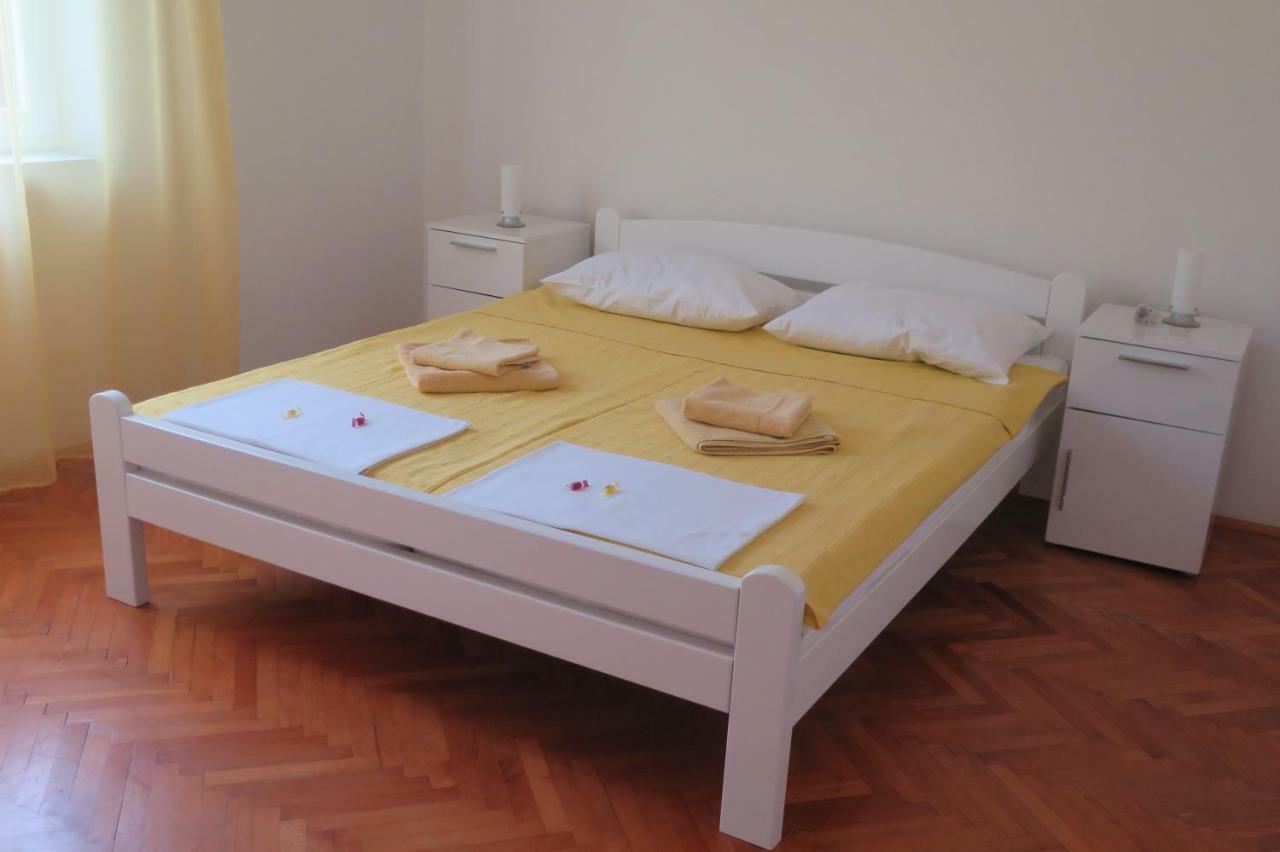 Lumbrela Apartments Starigrad Paklenica Exteriér fotografie