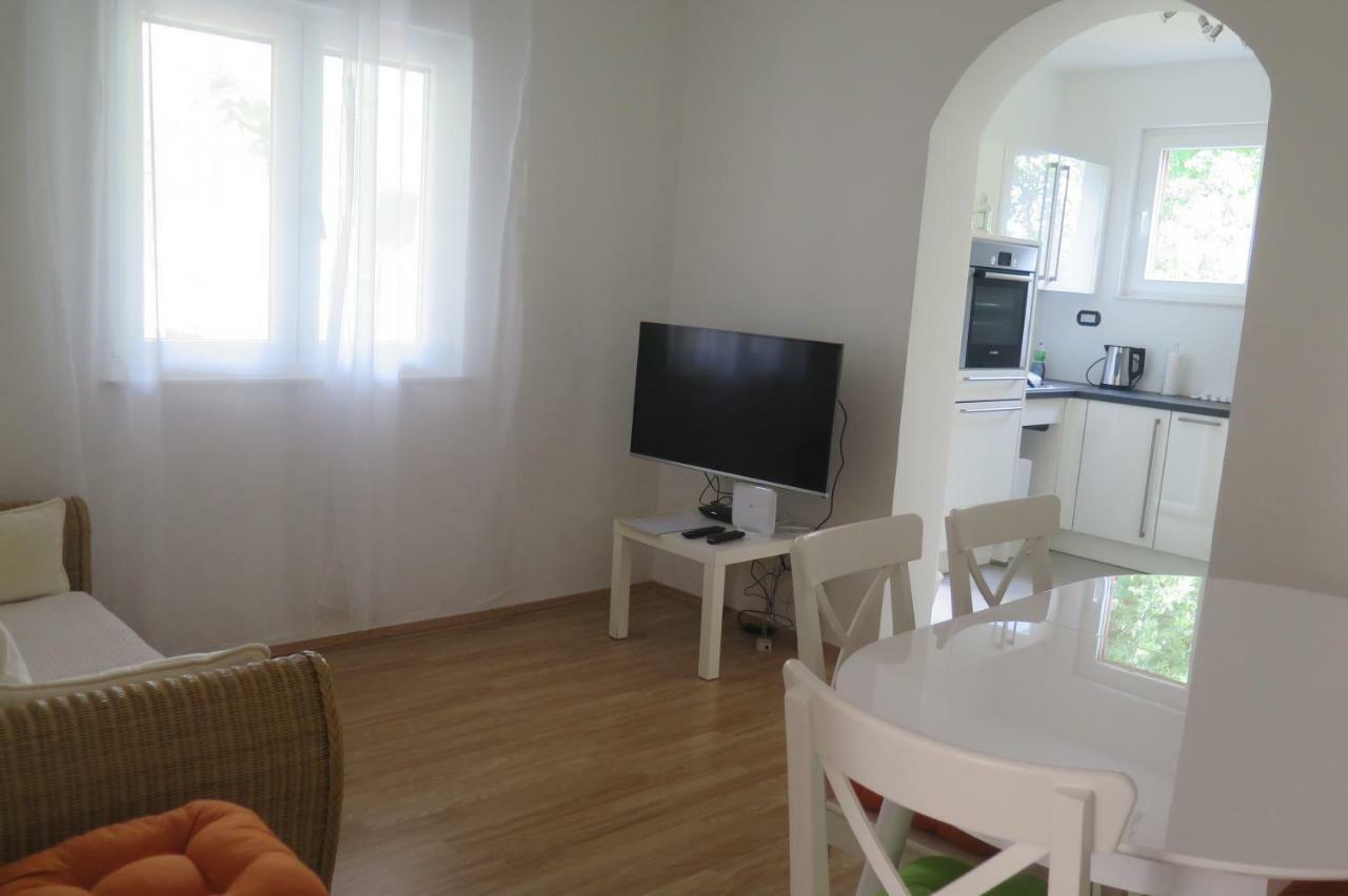 Lumbrela Apartments Starigrad Paklenica Exteriér fotografie