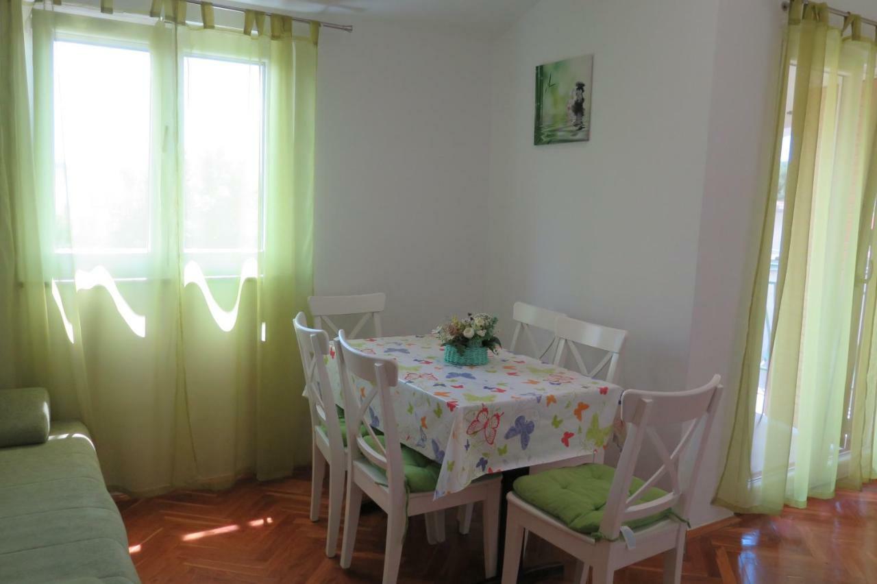 Lumbrela Apartments Starigrad Paklenica Exteriér fotografie